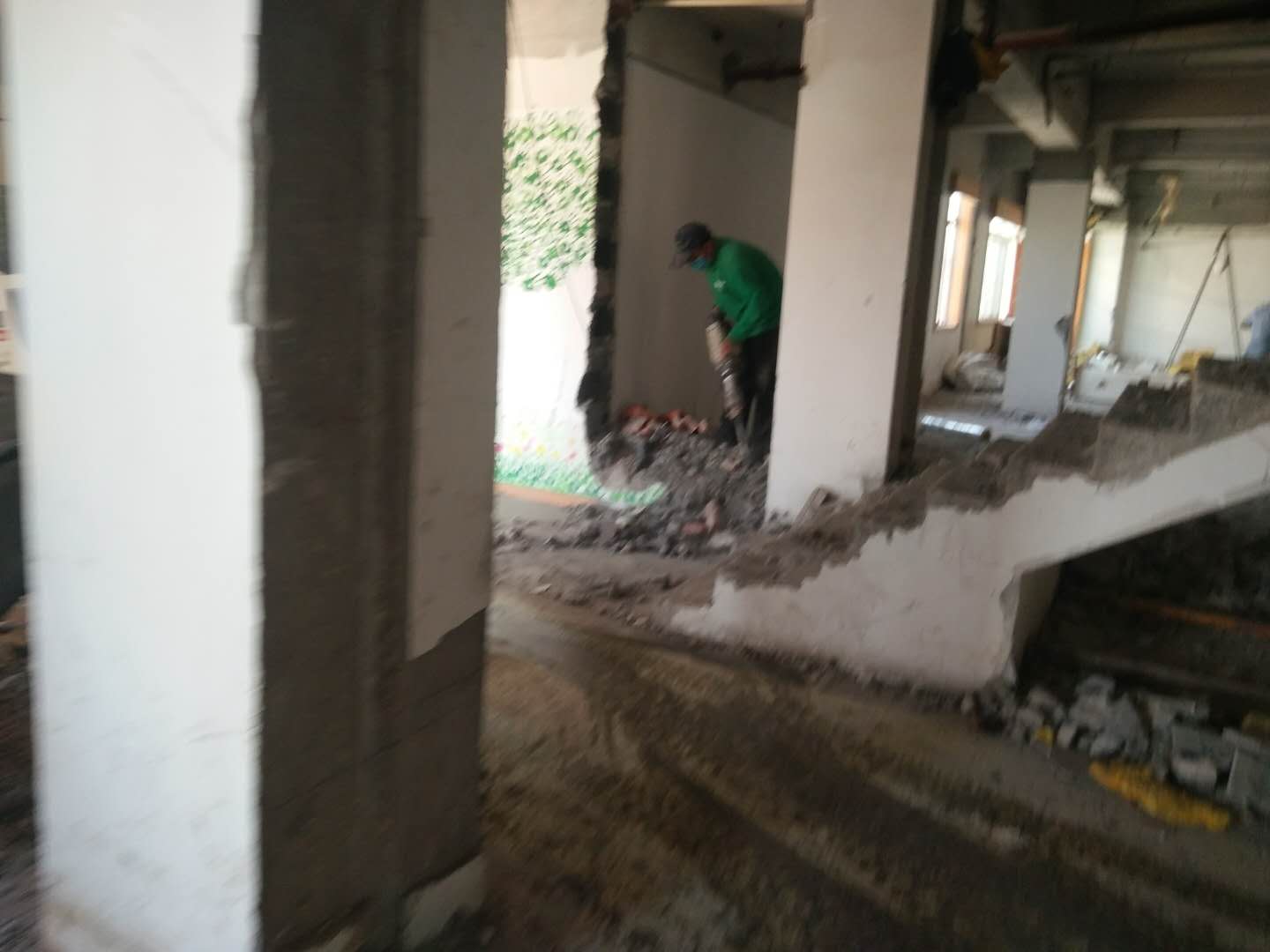 蘇州滄浪區(qū)玻璃隔斷拆除公司電話多少誠(chéng)信互利來(lái)電咨詢